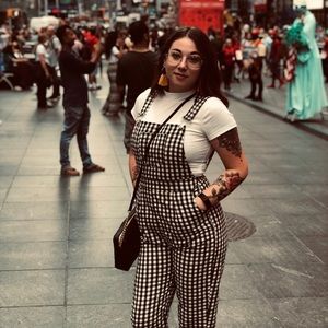 Meet your Posher, Rebecca